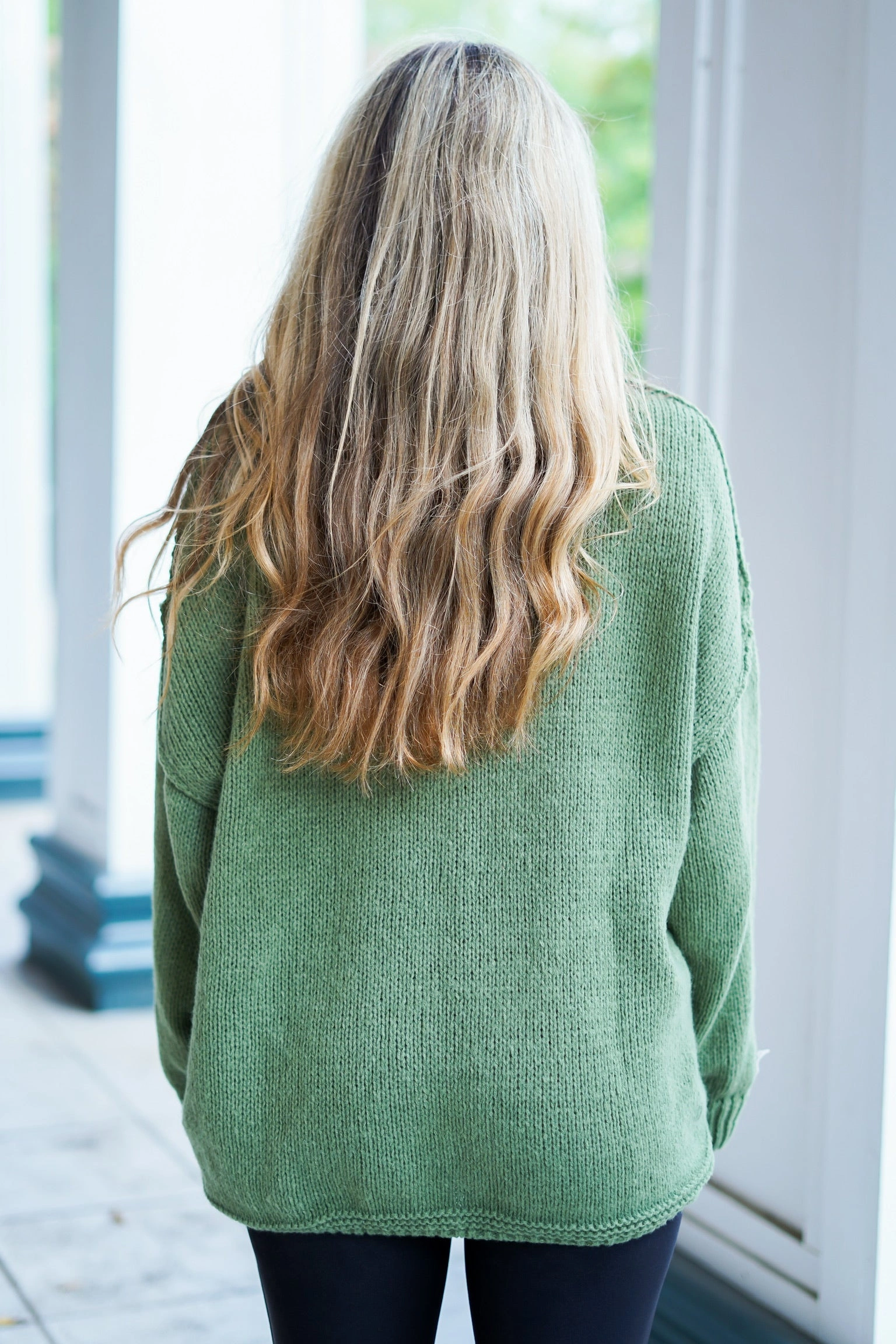Suéter Zackie Verde: ¡La frescura hecha prenda! Un abrazo de color, comodidad y estilo para ti.