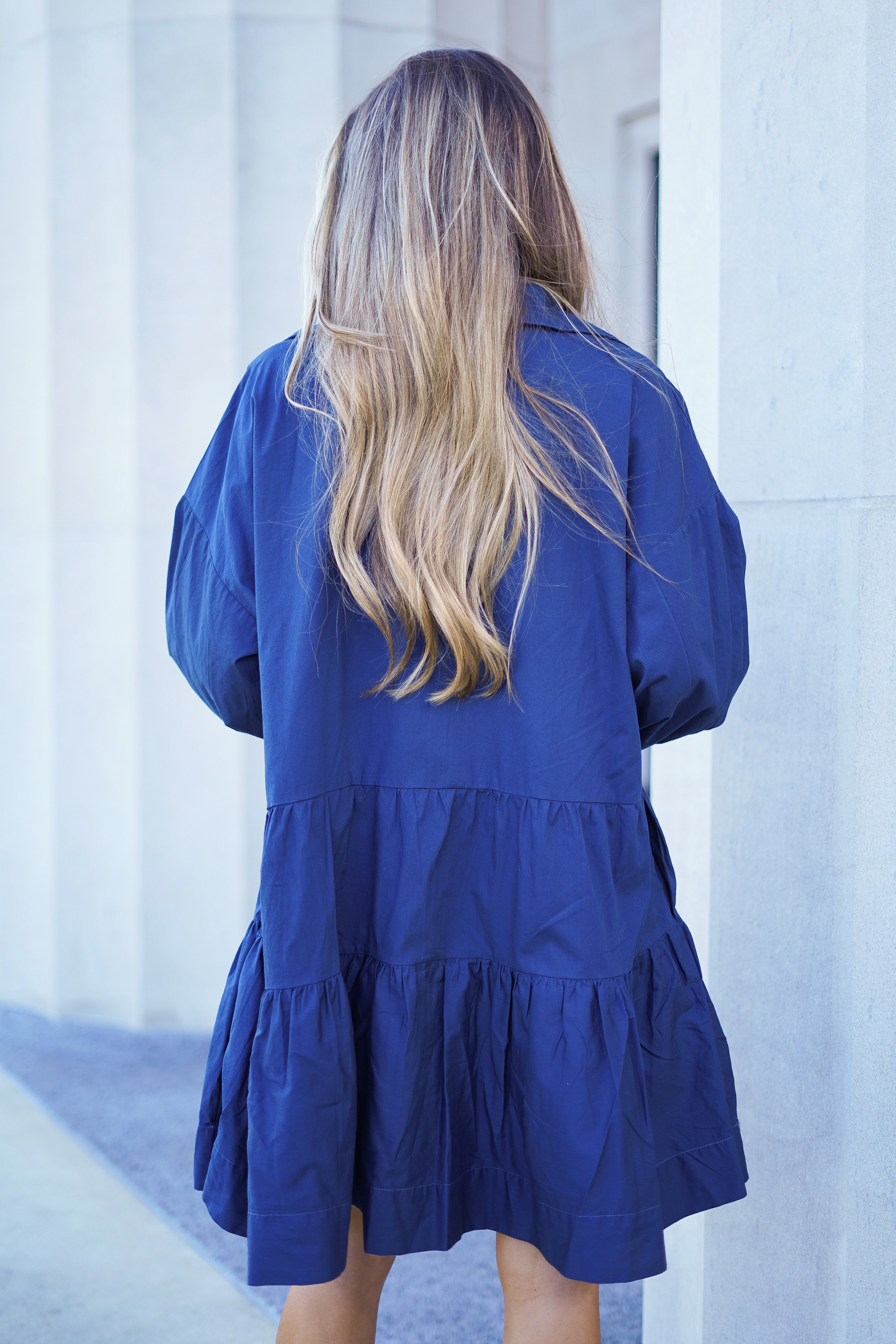Zane, vestido mini oversize azul marino: ¡Última oportunidad! Elegancia final a un precio irresistible.